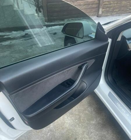 Белый Тесла Модель 3, объемом двигателя 0 л и пробегом 201 тыс. км за 14500 $, фото 8 на Automoto.ua