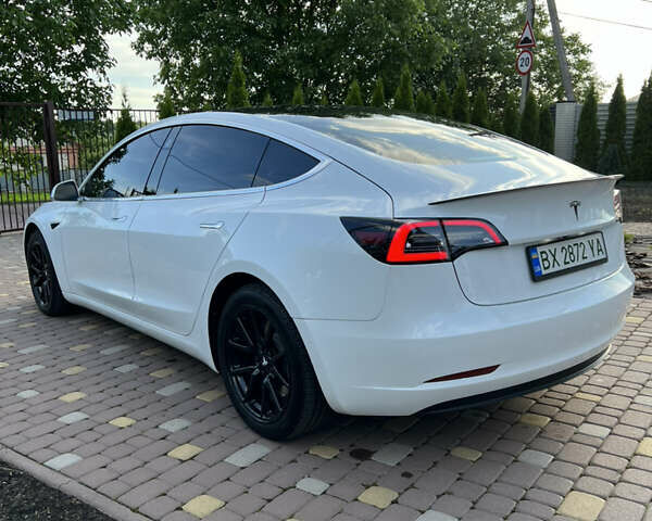 Белый Тесла Модель 3, объемом двигателя 0 л и пробегом 81 тыс. км за 19500 $, фото 3 на Automoto.ua