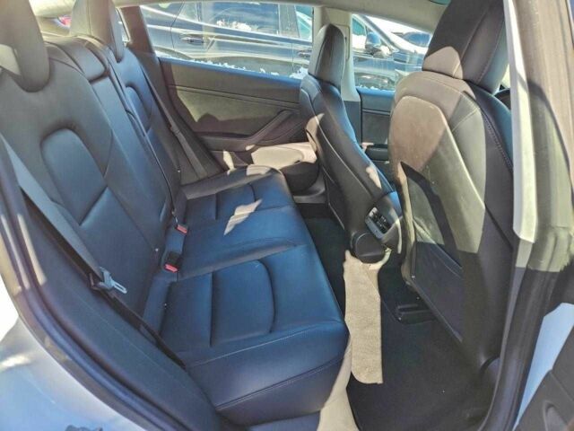 Белый Тесла Модель 3, объемом двигателя 0 л и пробегом 65 тыс. км за 13500 $, фото 9 на Automoto.ua