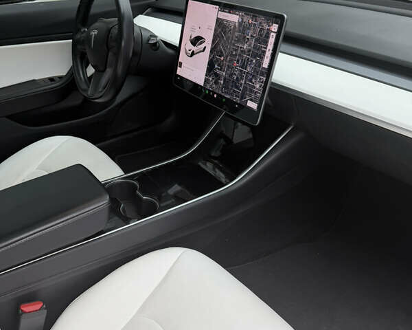 Білий Тесла Модель 3, об'ємом двигуна 0 л та пробігом 144 тис. км за 15500 $, фото 18 на Automoto.ua