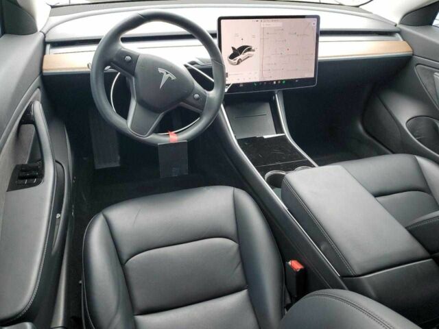 Тесла Модель 3 2018 в Киеве на Automoto.ua Белый Тесла Модель 3, объемом двигателя 0 л и пробегом 41 тыс. км за 6000 $, фото 7 на Automoto.ua