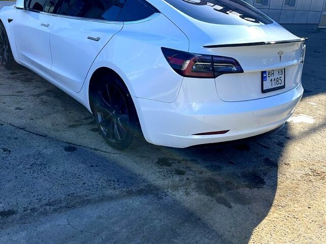 Белый Тесла Модель 3, объемом двигателя 0 л и пробегом 165 тыс. км за 17000 $, фото 3 на Automoto.ua