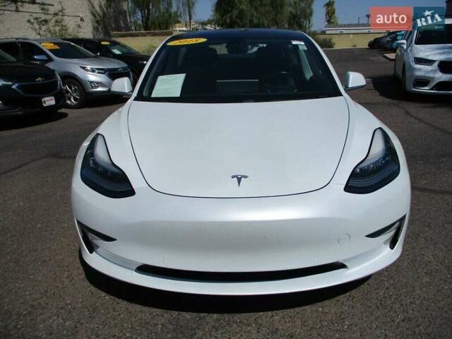 Белый Тесла Модель 3, объемом двигателя 0 л и пробегом 53 тыс. км за 6700 $, фото 1 на Automoto.ua