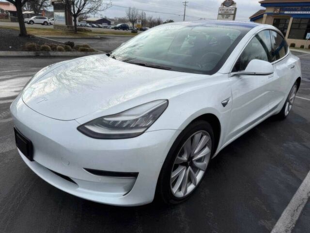 Білий Тесла Модель 3, об'ємом двигуна 0 л та пробігом 43 тис. км за 9000 $, фото 2 на Automoto.ua