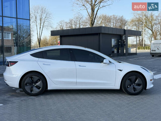 Белый Тесла Модель 3, объемом двигателя 0 л и пробегом 90 тыс. км за 17600 $, фото 10 на Automoto.ua