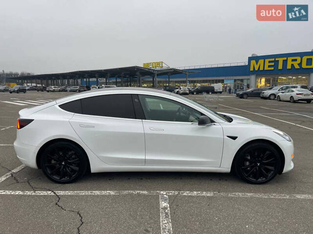 Белый Тесла Модель 3, объемом двигателя 0 л и пробегом 196 тыс. км за 15500 $, фото 5 на Automoto.ua