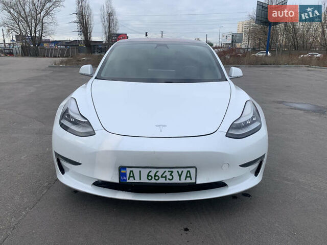 Тесла Модель 3 2018 у Києві на Automoto.ua Білий Тесла Модель 3, об'ємом двигуна 0 л та пробігом 65 тис. км за 15300 $, фото 2 на Automoto.ua