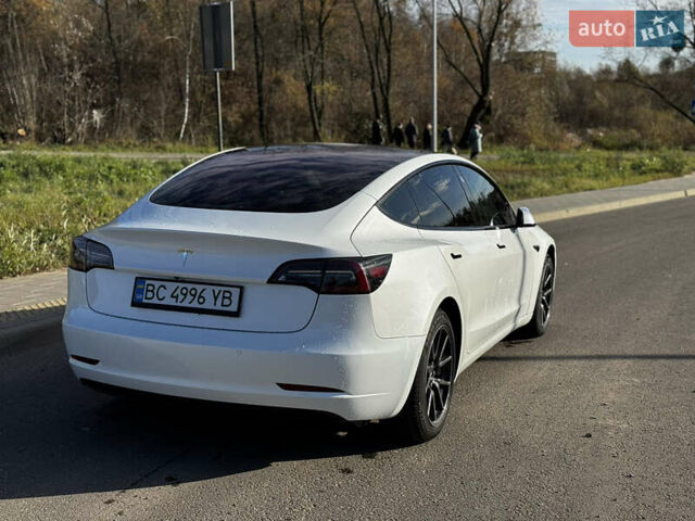 Белый Тесла Модель 3, объемом двигателя 0 л и пробегом 92 тыс. км за 16499 $, фото 6 на Automoto.ua