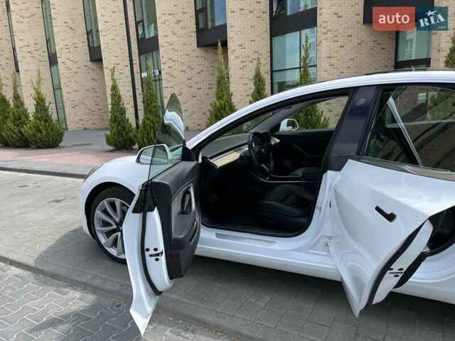 Белый Тесла Модель 3, объемом двигателя 0 л и пробегом 115 тыс. км за 17500 $, фото 8 на Automoto.ua