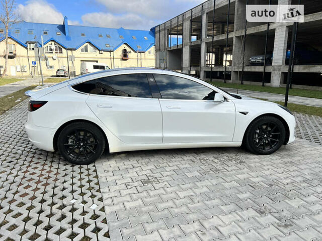Білий Тесла Модель 3, об'ємом двигуна 0 л та пробігом 130 тис. км за 23000 $, фото 7 на Automoto.ua