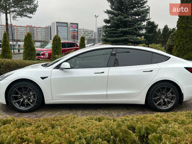 Белый Тесла Модель 3, объемом двигателя 0 л и пробегом 116 тыс. км за 17650 $, фото 3 на Automoto.ua