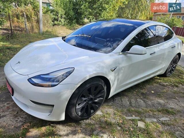 Белый Тесла Модель 3, объемом двигателя 0 л и пробегом 212 тыс. км за 16900 $, фото 7 на Automoto.ua