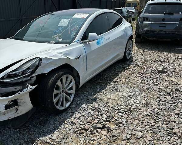 Білий Тесла Модель 3, об'ємом двигуна 0 л та пробігом 192 тис. км за 9200 $, фото 5 на Automoto.ua