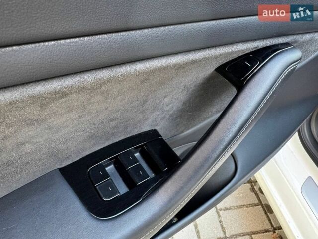 Белый Тесла Модель 3, объемом двигателя 0 л и пробегом 99 тыс. км за 16900 $, фото 10 на Automoto.ua