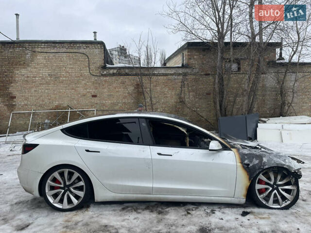 Білий Тесла Модель 3, об'ємом двигуна 0 л та пробігом 127 тис. км за 8000 $, фото 5 на Automoto.ua
