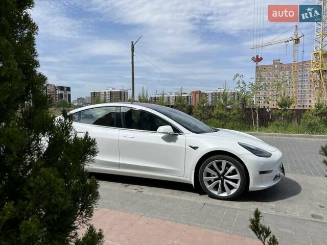Белый Тесла Модель 3, объемом двигателя 0 л и пробегом 115 тыс. км за 17500 $, фото 5 на Automoto.ua