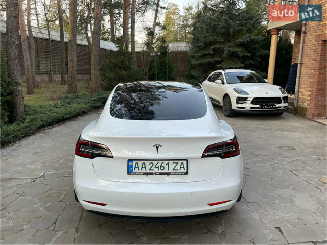 Белый Тесла Модель 3, объемом двигателя 0 л и пробегом 105 тыс. км за 17999 $, фото 5 на Automoto.ua