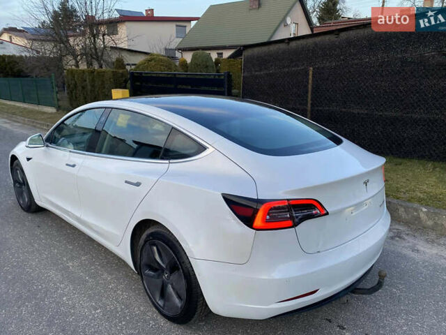 Белый Тесла Модель 3, объемом двигателя 0 л и пробегом 81 тыс. км за 15500 $, фото 7 на Automoto.ua