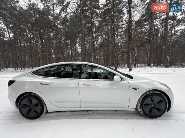 Білий Тесла Модель 3, об'ємом двигуна 0 л та пробігом 87 тис. км за 22500 $, фото 3 на Automoto.ua
