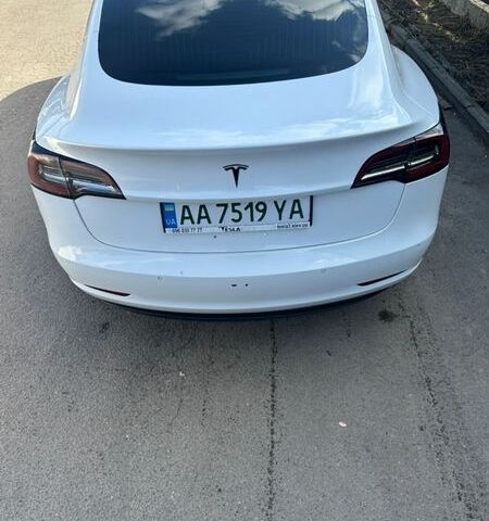 Белый Тесла Модель 3, объемом двигателя 0 л и пробегом 180 тыс. км за 16000 $, фото 5 на Automoto.ua