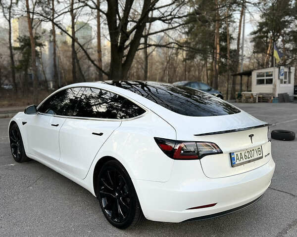 Білий Тесла Модель 3, об'ємом двигуна 0 л та пробігом 195 тис. км за 16000 $, фото 6 на Automoto.ua