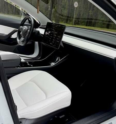 Тесла Модель 3 2018 у Львові на Automoto.ua Білий Тесла Модель 3, об'ємом двигуна 0 л та пробігом 60 тис. км за 17700 $, фото 14 на Automoto.ua