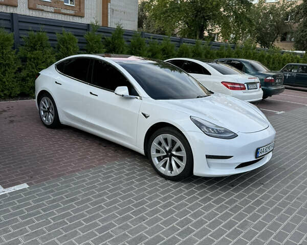 Белый Тесла Модель 3, объемом двигателя 0 л и пробегом 132 тыс. км за 14999 $, фото 2 на Automoto.ua