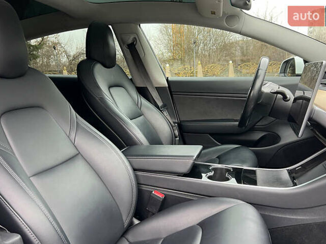 Білий Тесла Модель 3, об'ємом двигуна 0 л та пробігом 116 тис. км за 16999 $, фото 15 на Automoto.ua