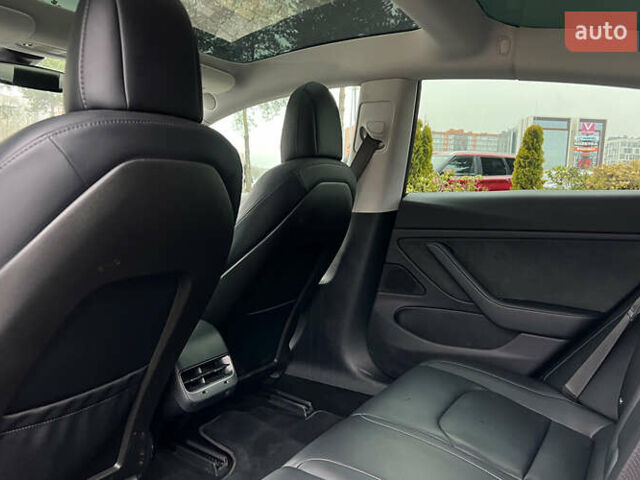 Белый Тесла Модель 3, объемом двигателя 0 л и пробегом 116 тыс. км за 17650 $, фото 17 на Automoto.ua