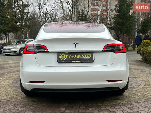 Белый Тесла Модель 3, объемом двигателя 0 л и пробегом 116 тыс. км за 17650 $, фото 5 на Automoto.ua