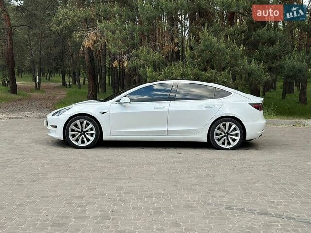 Белый Тесла Модель 3, объемом двигателя 0 л и пробегом 106 тыс. км за 18000 $, фото 1 на Automoto.ua