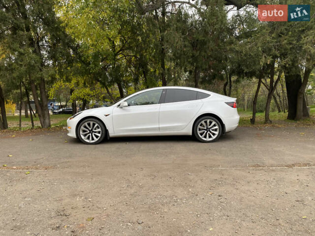 Білий Тесла Модель 3, об'ємом двигуна 0 л та пробігом 140 тис. км за 15600 $, фото 1 на Automoto.ua