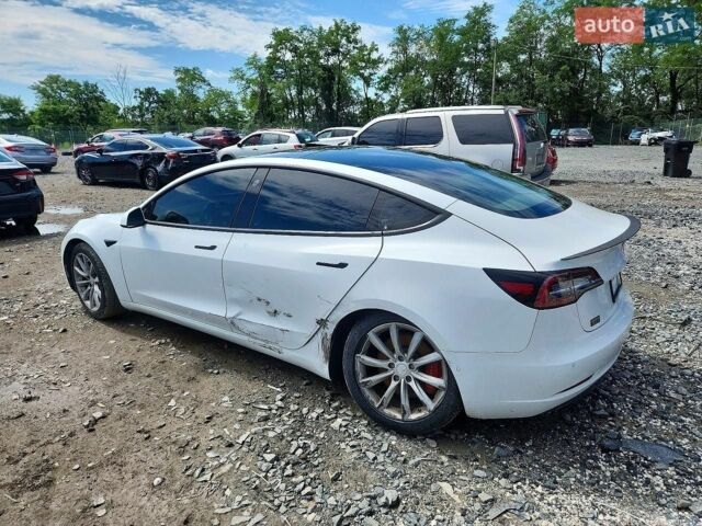 Білий Тесла Модель 3, об'ємом двигуна 0 л та пробігом 89 тис. км за 5000 $, фото 1 на Automoto.ua