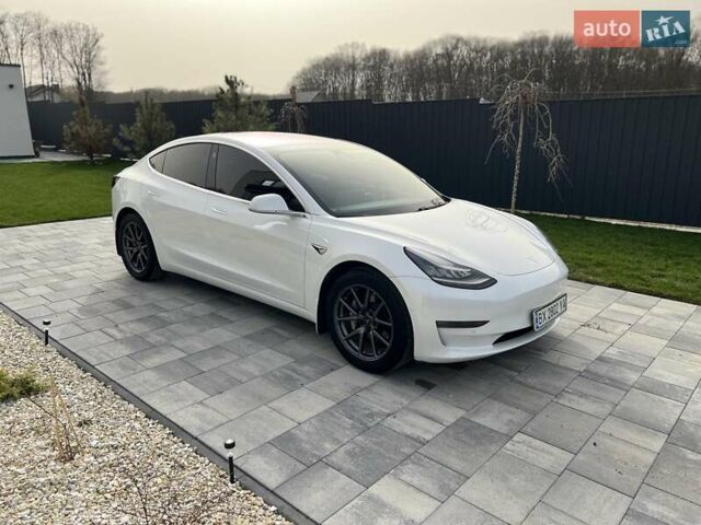 Белый Тесла Модель 3, объемом двигателя 0 л и пробегом 132 тыс. км за 20100 $, фото 13 на Automoto.ua