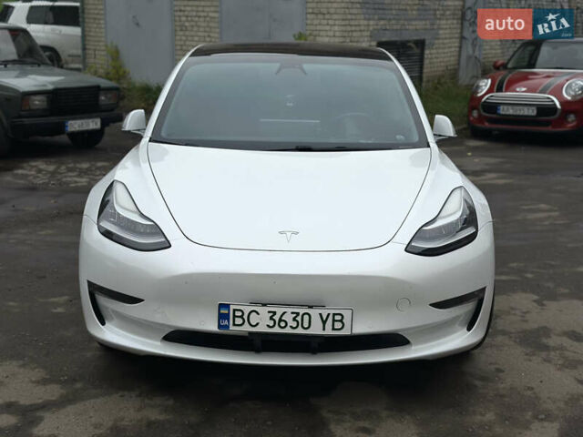 Тесла Модель 3 2018 у Львові на Automoto.ua Білий Тесла Модель 3, об'ємом двигуна 0 л та пробігом 173 тис. км за 15300 $, фото 1 на Automoto.ua