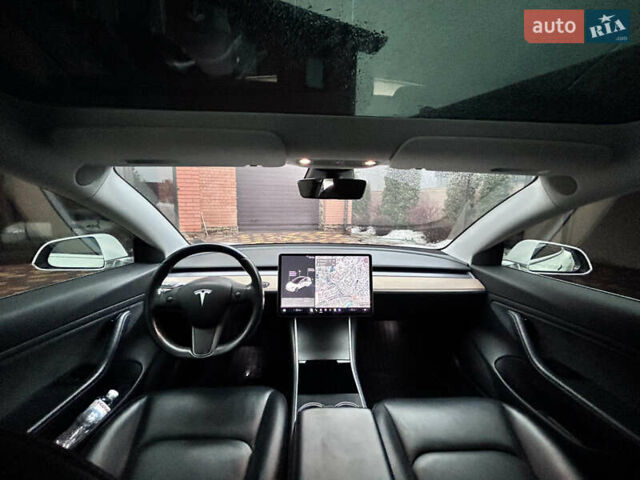 Білий Тесла Модель 3, об'ємом двигуна 0 л та пробігом 149 тис. км за 16900 $, фото 9 на Automoto.ua