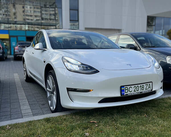Белый Тесла Модель 3, объемом двигателя 0 л и пробегом 78 тыс. км за 27300 $, фото 16 на Automoto.ua