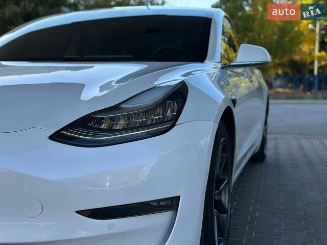 Белый Тесла Модель 3, объемом двигателя 0 л и пробегом 185 тыс. км за 15700 $, фото 6 на Automoto.ua