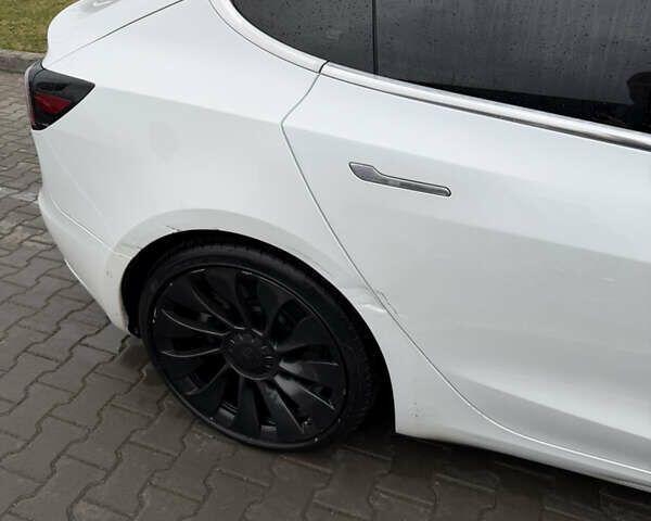 Білий Тесла Модель 3, об'ємом двигуна 0 л та пробігом 144 тис. км за 15500 $, фото 5 на Automoto.ua