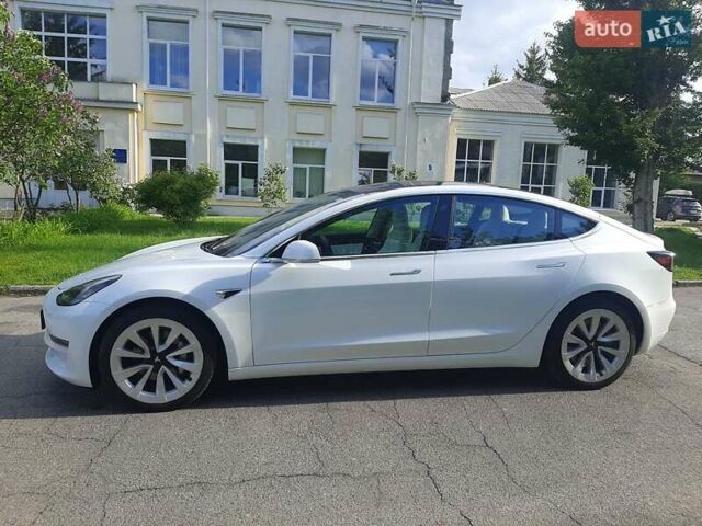 Белый Тесла Модель 3, объемом двигателя 0 л и пробегом 40 тыс. км за 21500 $, фото 1 на Automoto.ua