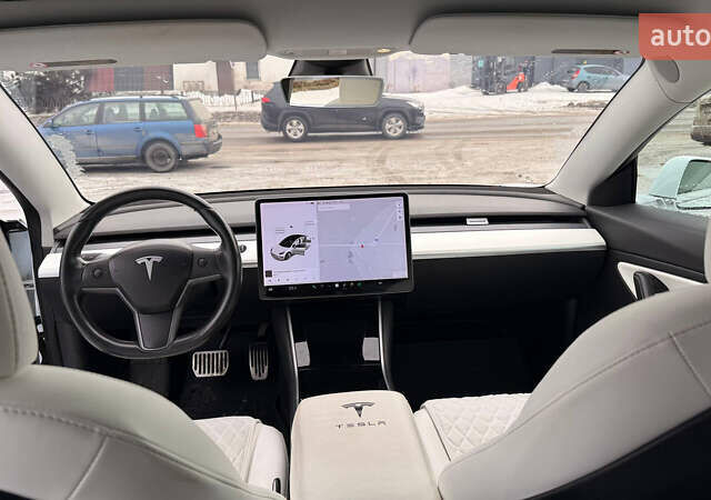 Білий Тесла Модель 3, об'ємом двигуна 0 л та пробігом 100 тис. км за 16500 $, фото 12 на Automoto.ua