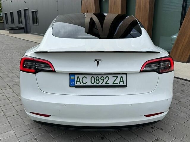 Білий Тесла Модель 3, об'ємом двигуна 0 л та пробігом 130 тис. км за 15300 $, фото 9 на Automoto.ua