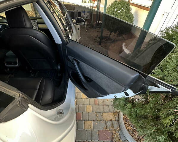 Белый Тесла Модель 3, объемом двигателя 0 л и пробегом 91 тыс. км за 17000 $, фото 17 на Automoto.ua