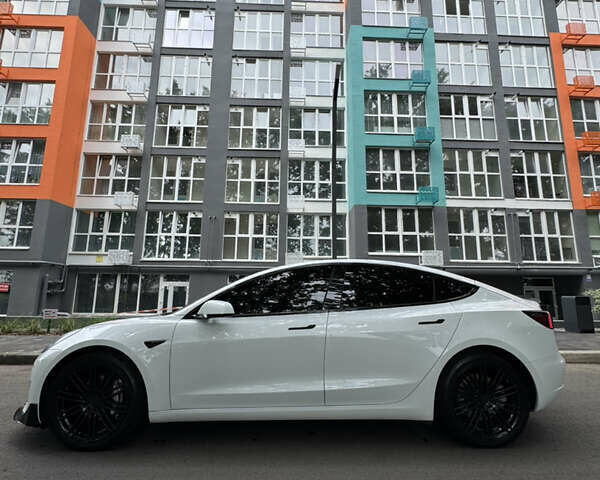 Белый Тесла Модель 3, объемом двигателя 0 л и пробегом 115 тыс. км за 18500 $, фото 6 на Automoto.ua