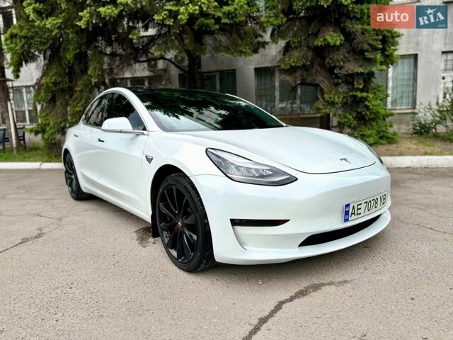 Белый Тесла Модель 3, объемом двигателя 0 л и пробегом 238 тыс. км за 13650 $, фото 3 на Automoto.ua