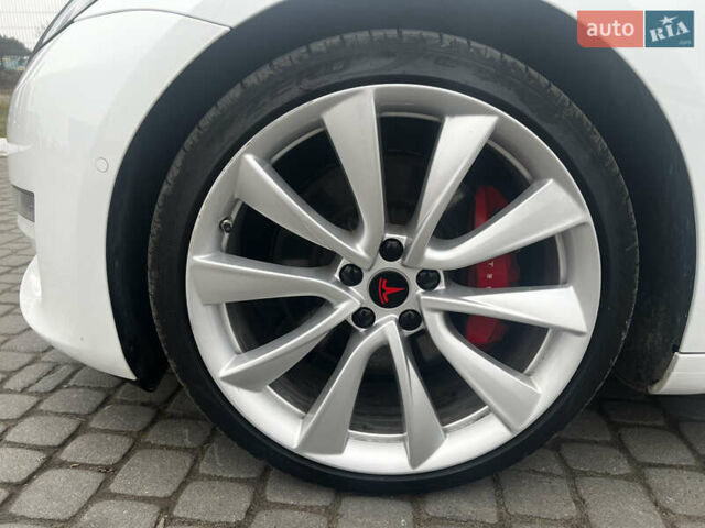 Белый Тесла Модель 3, объемом двигателя 0 л и пробегом 85 тыс. км за 19399 $, фото 26 на Automoto.ua