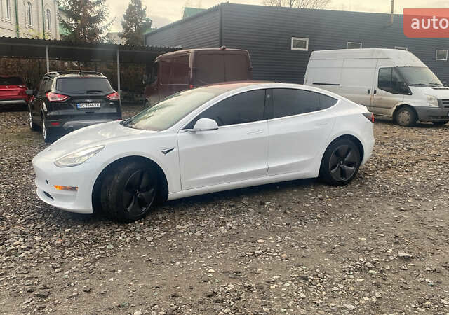 Белый Тесла Модель 3, объемом двигателя 0 л и пробегом 100 тыс. км за 15200 $, фото 6 на Automoto.ua