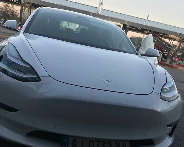 Белый Тесла Модель 3, объемом двигателя 0 л и пробегом 105 тыс. км за 22000 $, фото 1 на Automoto.ua