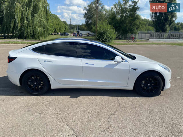 Белый Тесла Модель 3, объемом двигателя 0 л и пробегом 112 тыс. км за 18800 $, фото 2 на Automoto.ua