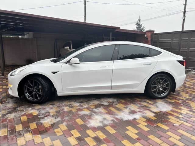 Белый Тесла Модель 3, объемом двигателя 0 л и пробегом 149 тыс. км за 16900 $, фото 2 на Automoto.ua